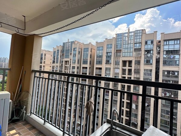 福州仓山学生街迎霞新城东区在租船政学校旁迎霞新城东区大单间带阳台
