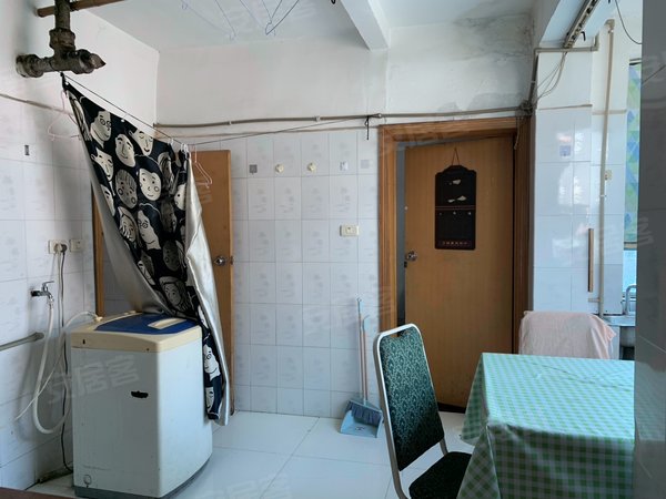 贵阳小河经开区长江路轴承厂宿舍小河转盘一房租金5百5价格便宜家具家电齐全临近地铁站看房方便出租房源真实图片