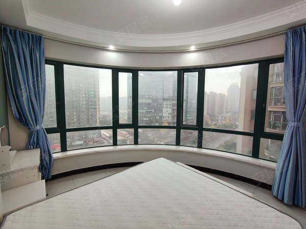 带天然气,带阳台,楼下地铁口绿都百瑞出租房源真实图片