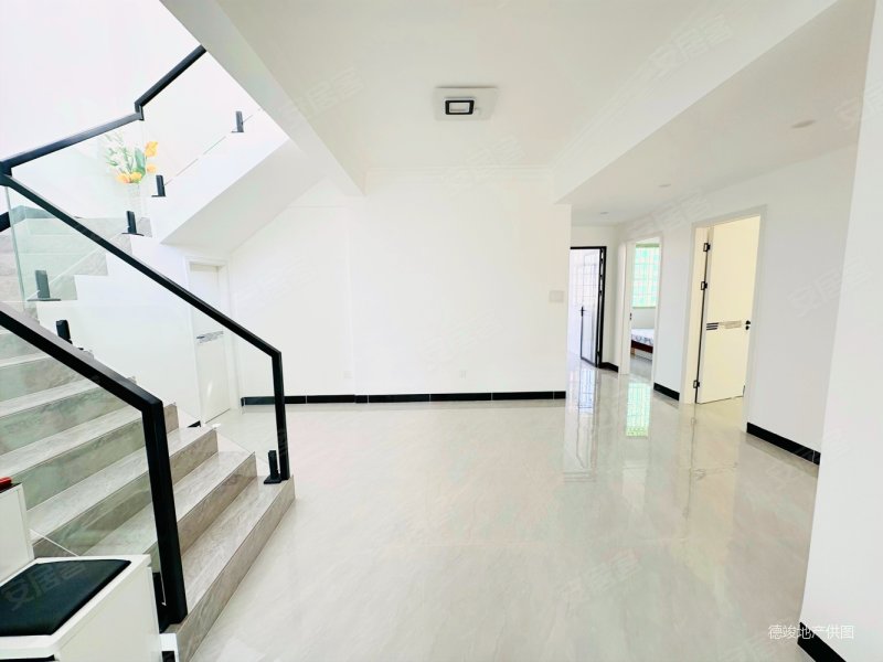 恒峰新村224平方全新精装5房3卫拎包入住