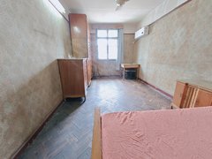 上海普陀甘泉宜川中潭路!宜川四村简装一室 一门关舒适楼层 包网络 配套齐全出租房源真实图片