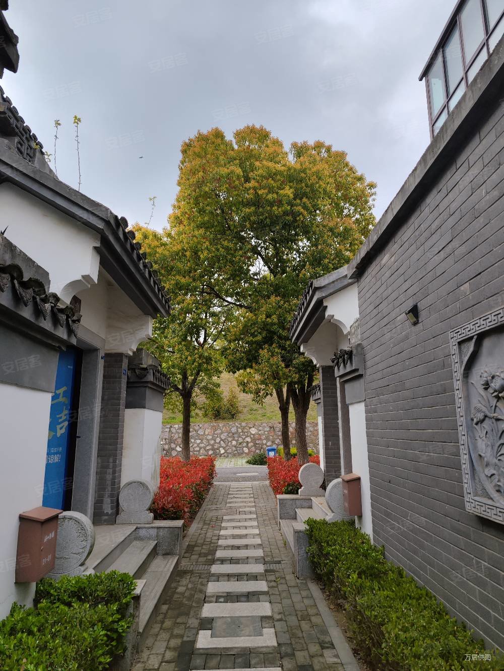 周边商圈成熟,汤山鎏园(别墅)二手房,99万,3室2厅,2卫,88平米-南京