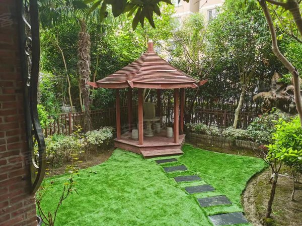 上海金山石化御景龙庭(别墅)小区安静,绿化面积高,交通便利,购物方便!