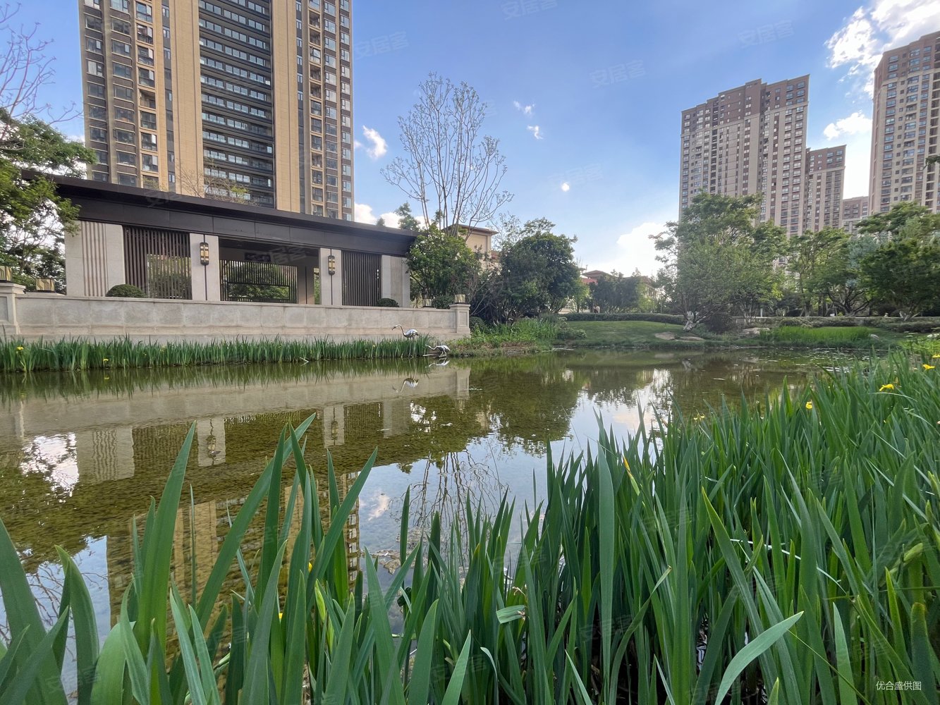 楼层采光好,万科翡翠滨江一期二手房,145万,3室2厅,1卫,107平米-昆明