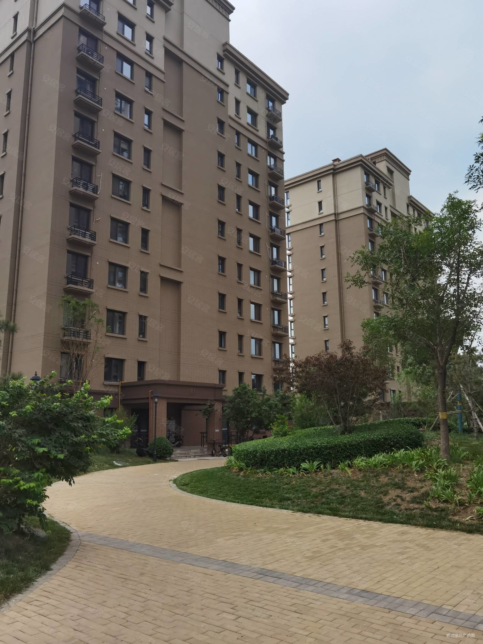 保利香颂湖2室2厅1卫85.36㎡南116万