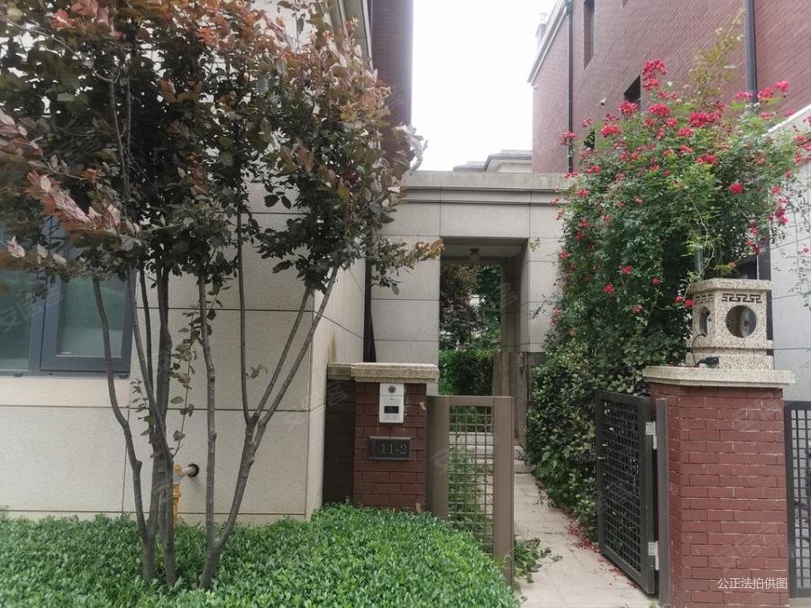 法拍高新三期秦岭山下独门独院双拼别墅仅售392w