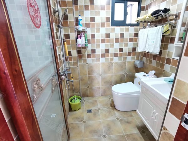 重庆巴南龙洲湾华宇龙湾靠江边次新小区 离巴南万达商圈珠江城商圈都