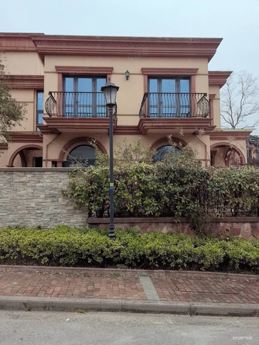 溧水天生桥百美山庄独栋别墅两层毛坯房售价480万南院子