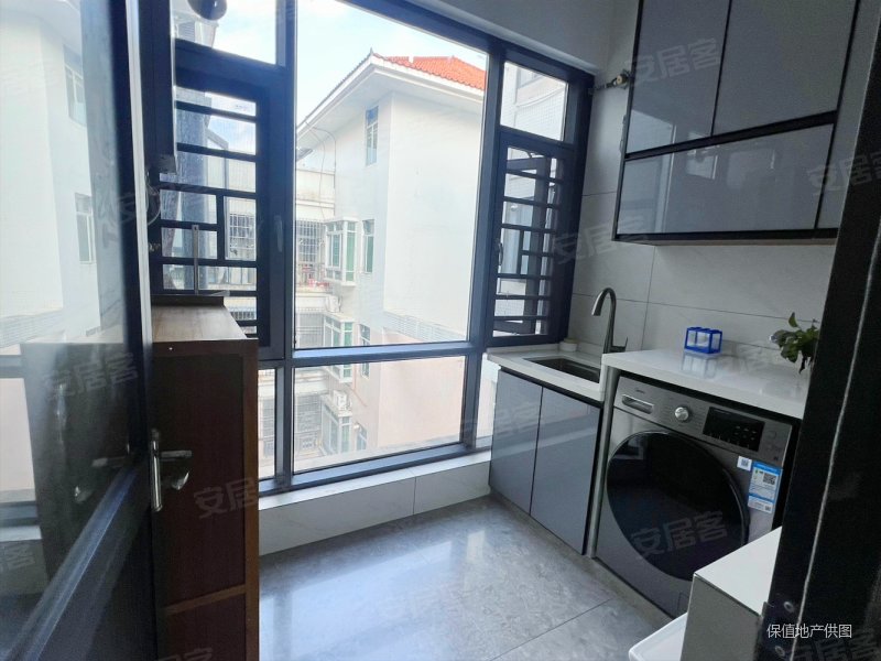 怡康花园 全新装修复式 地铁口万达旁