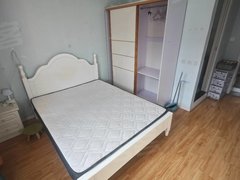 平湖平湖市区市区东方绿洲，单间独卫，可短租可月付，近吾悦广场，体育馆，市政府出租房源真实图片