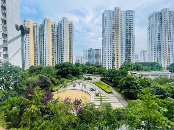 苏州工业园湖西湖左岸苏州中心隔壁 湖左岸精装两房 有车位,随时可以