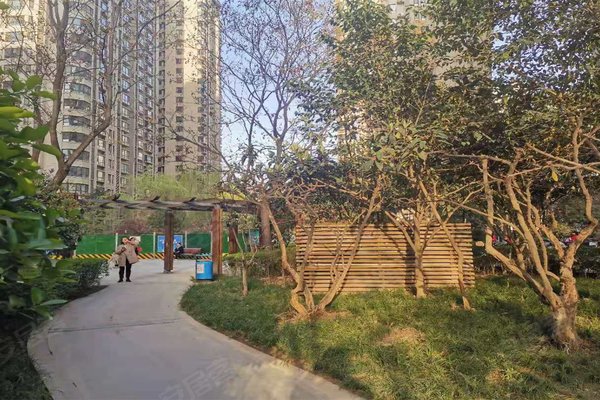 西安二手房 荣城小区 > 聂凯解读荣城小区小区设施
