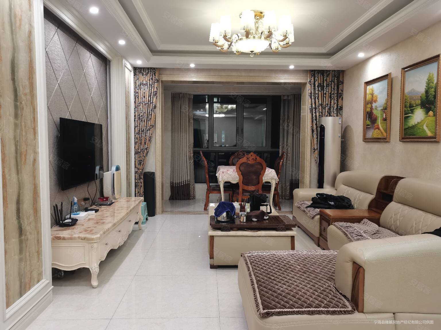 丰泽园136平带车位精装基本没住三室二厅二卫层好报价255万