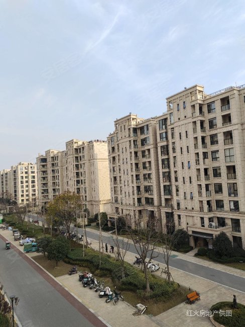 半岛印象花园4室2厅2卫128㎡南北285万