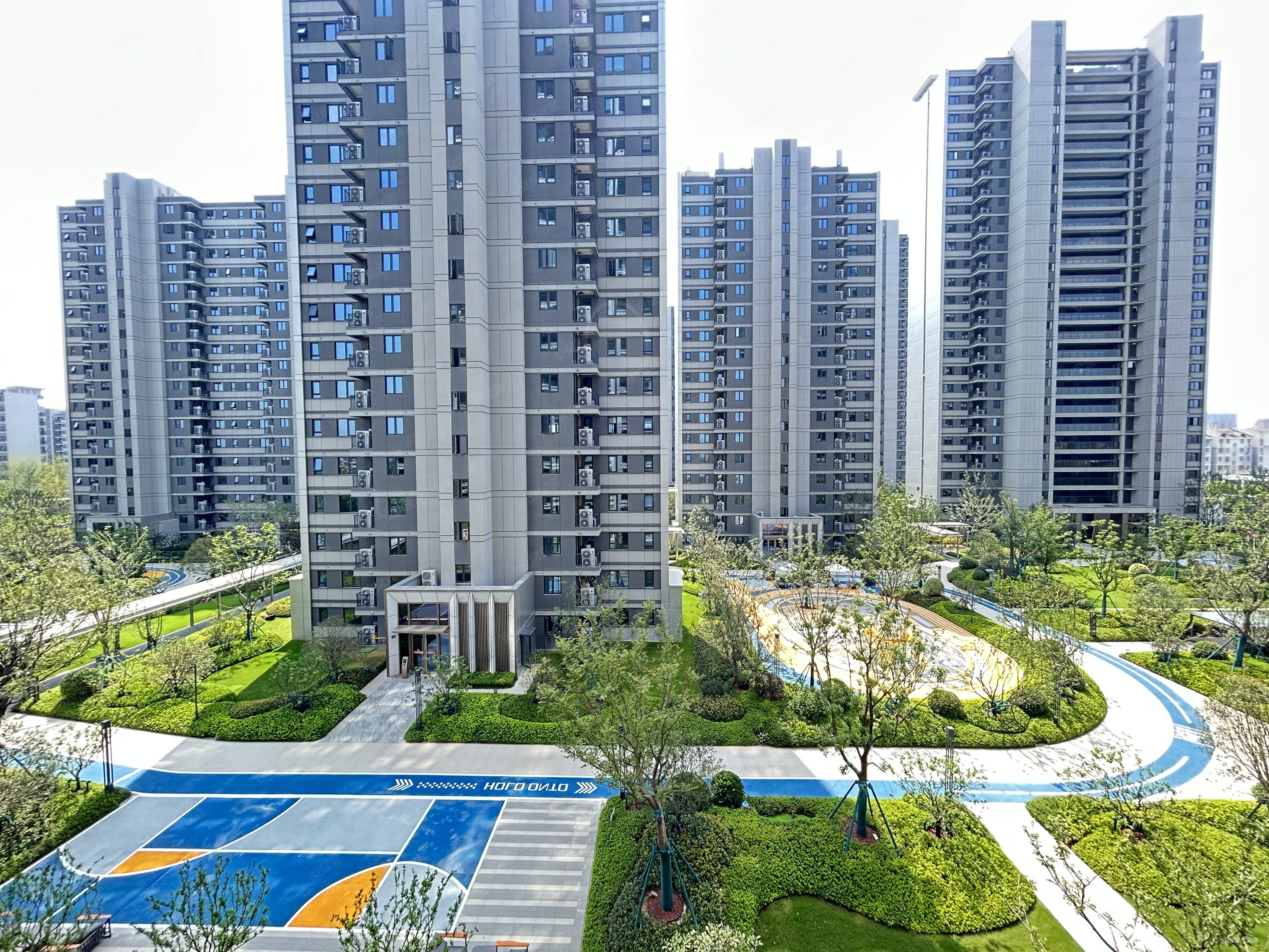 品质小区华润幸福里,带车位,位置好,可实地看房,诚意出售