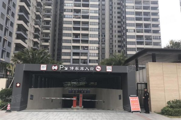 > 江福辉解读御东方轨道交通特色 【轨道交通】小区对面就是大旺汽车