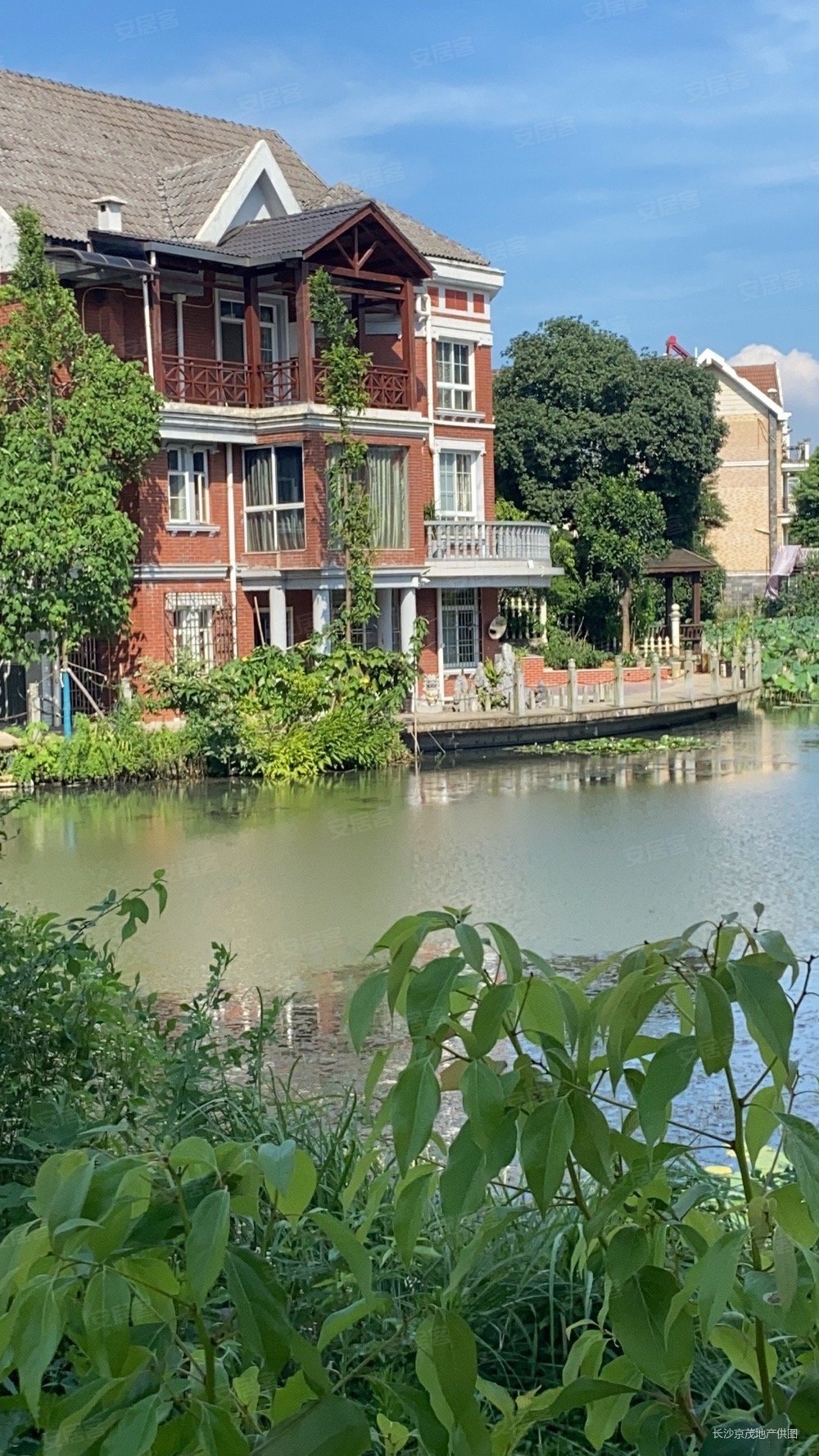 赠30万土建梅溪湖山水英伦庄园联排别墅前后花园大露台