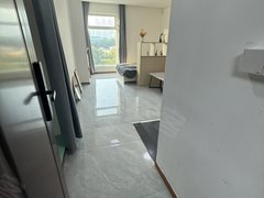 深圳南山南山中心区南山地铁站200米 漂亮大单间40平，拎包入住，视野开阔出租房源真实图片