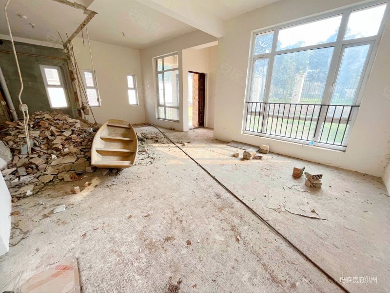 君度半山独栋别墅急售带半亩花园可装电梯随时看房