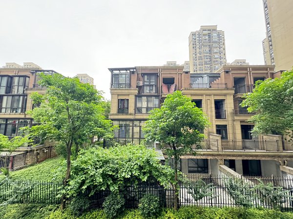 【多图】兴荣郡,西城大道租房,包物业包车位出租,全屋定制家具,三台