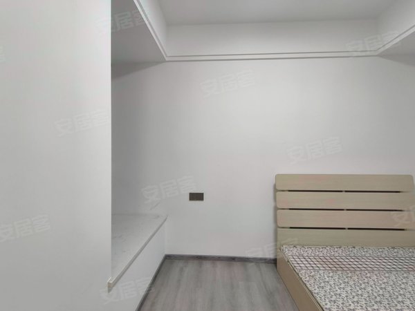 重庆南岸弹子石盛景龙庭南岸区 盛景龙庭 精装大两房出租房源真实图片