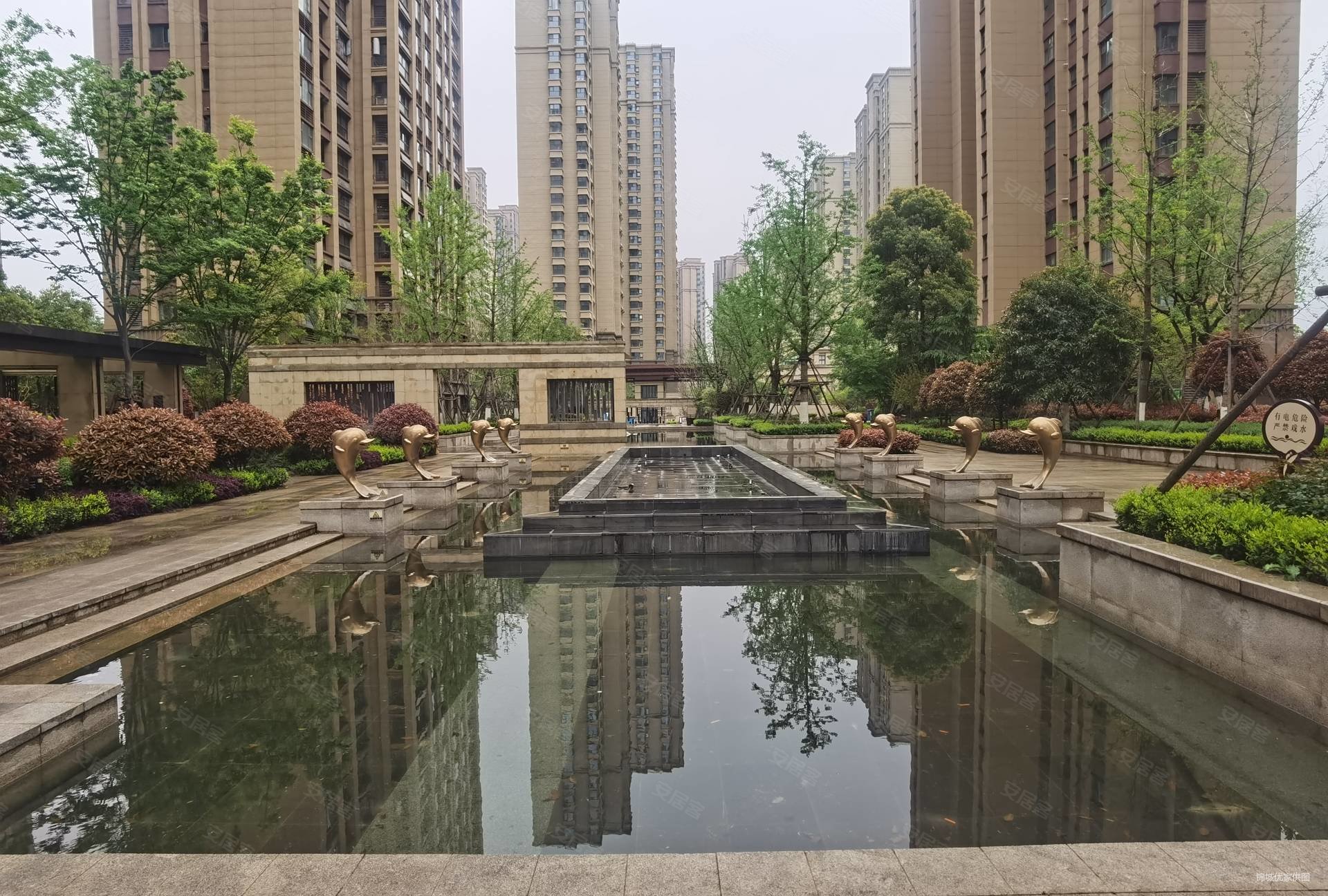 政务东 恒大水晶次新商品房 自住精装修 满2急售 随时看房