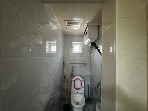 包头东河人民公园三电住宅小区三电住宅小区 2室1厅1卫 南北通透 57平 精装修出租房源真实图片