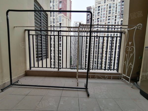 【多图】金地名峰,龙岗中心城租房,金地名峰 4室2厅2卫 电梯房 88平米