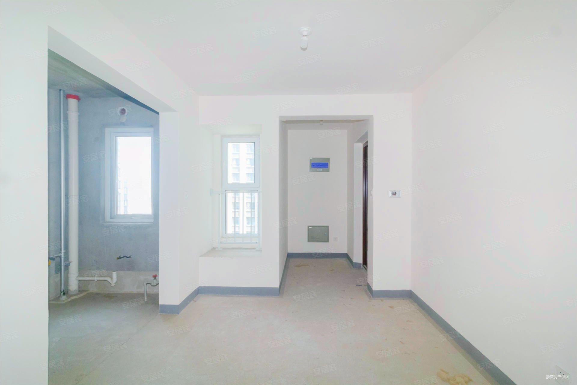 远洋万和云锦 南向采光好 次新房 有电梯 双卫 小三居