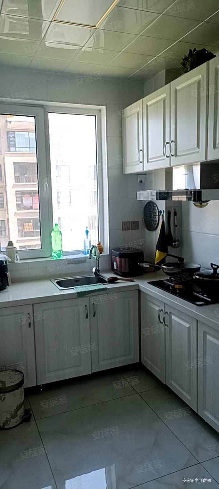 芭东海城3室1厅1卫94.59㎡南44.5万