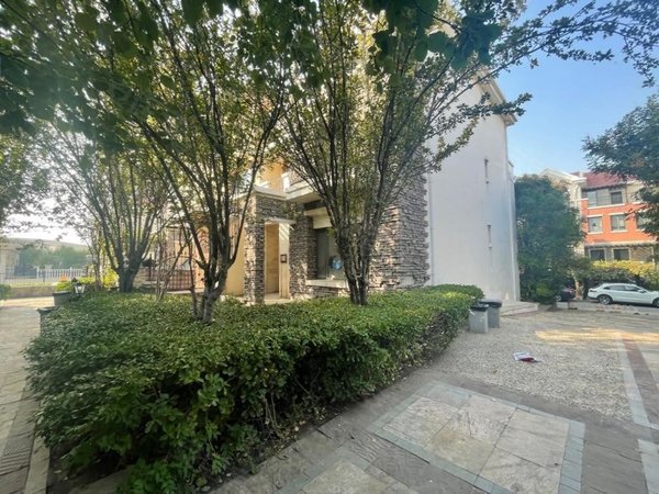 天津河西梅江南江胜天鹅湖(别墅)江胜天鹅湖(别墅) 豪华装修4室好房