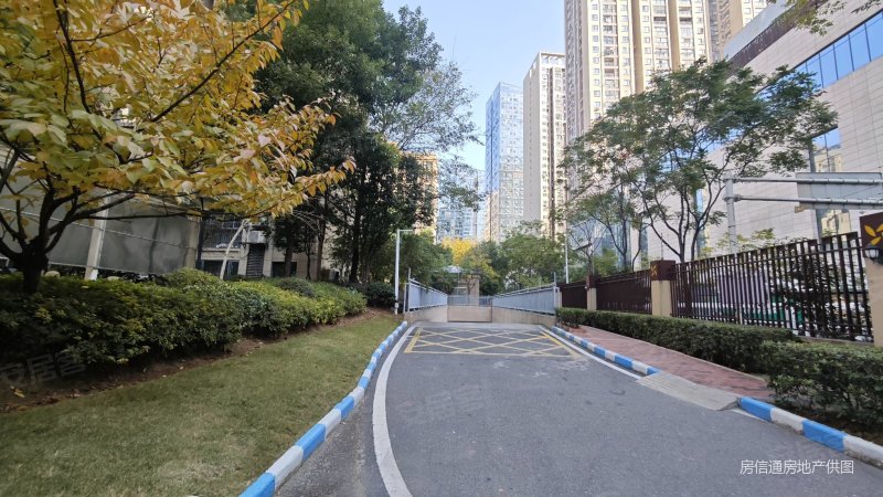 王家湾 人信汇3居 满五 双卫生间 商业配套成熟 南北通透