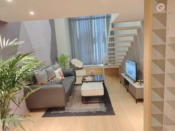 昆明西山前卫营润城第四大道润城第四大道大道loft公寓可短租带网络