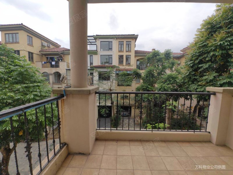 精装可拎包入住 环境好,万科松山湖1号(别墅)二手房,1300万,5室2厅,3