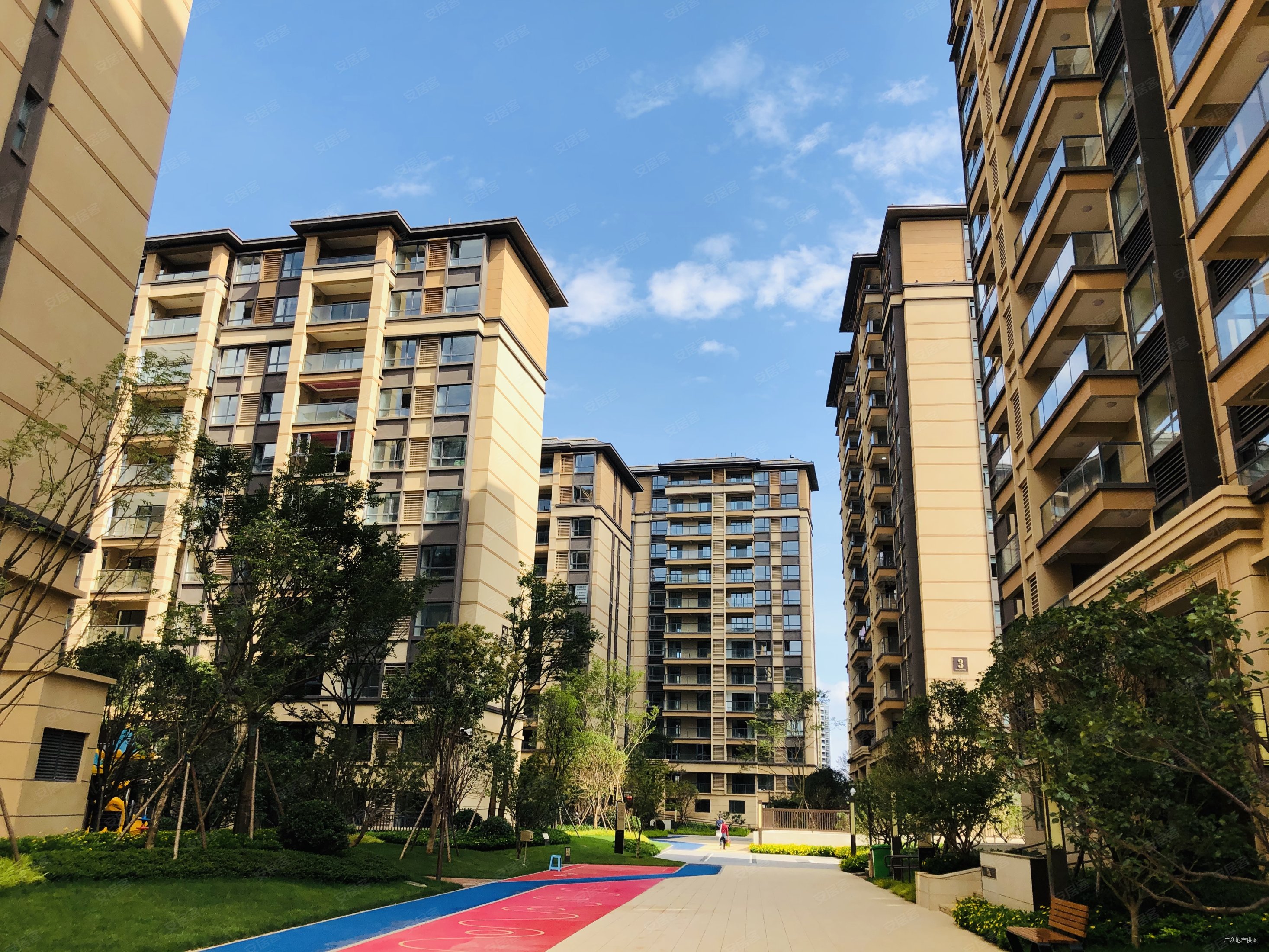 单价4300长水中心临近琨一中户型方正三居室双阳台