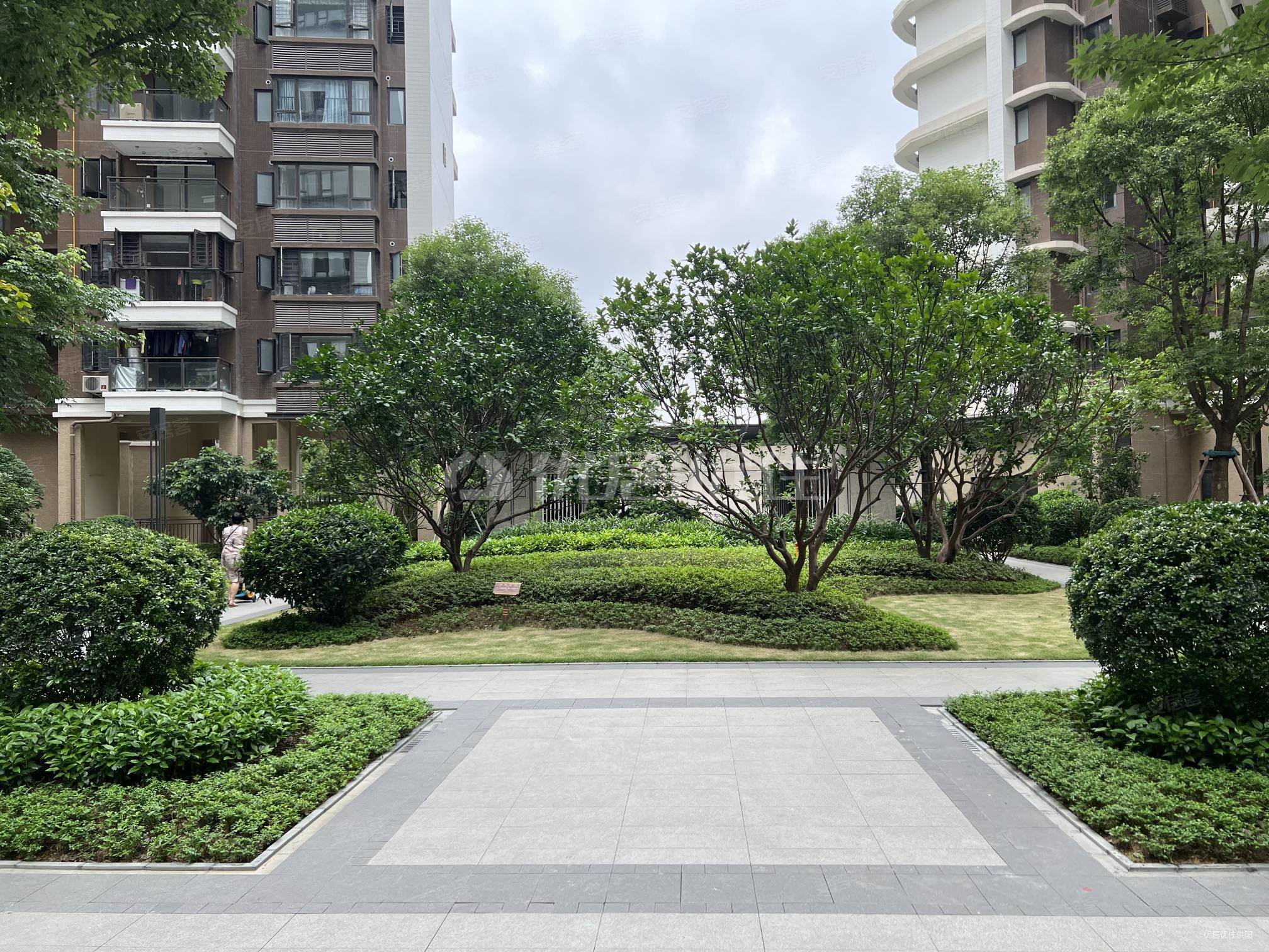 南宁房产网>南宁二手房>青秀二手房>东葛路二手房>荣和中央公园>2016