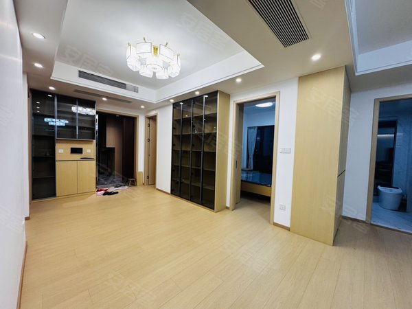 金华婺城湖海塘映湖华府金华罕见大平层6房超大客厅落地窗超大衣帽间全屋智能家居房源多出租房源真实图片