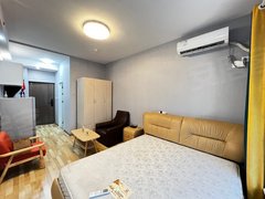 西客站弘阳广场整租公寓一室，可短租月付家电齐全拎包入住