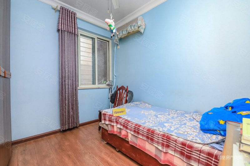 降价急售 蓝波湾 精装修三室 95万全新家电家具 通透 可谈,富地蓝泊湾