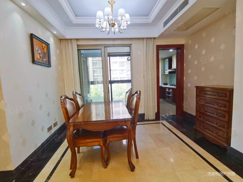 飞机户型 洋房中间楼层 保养很好 直接拎包入住,博威黄金海岸二手房