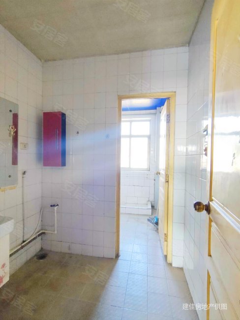 联强小区15000平精装修2室房东急置换诚意卖房