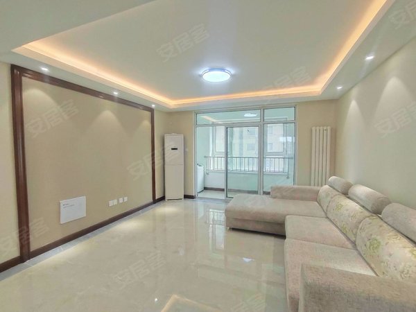 青岛黄岛薛家岛慧公馆慧公馆套二 2600长租 精装 家具家电齐全 随时看