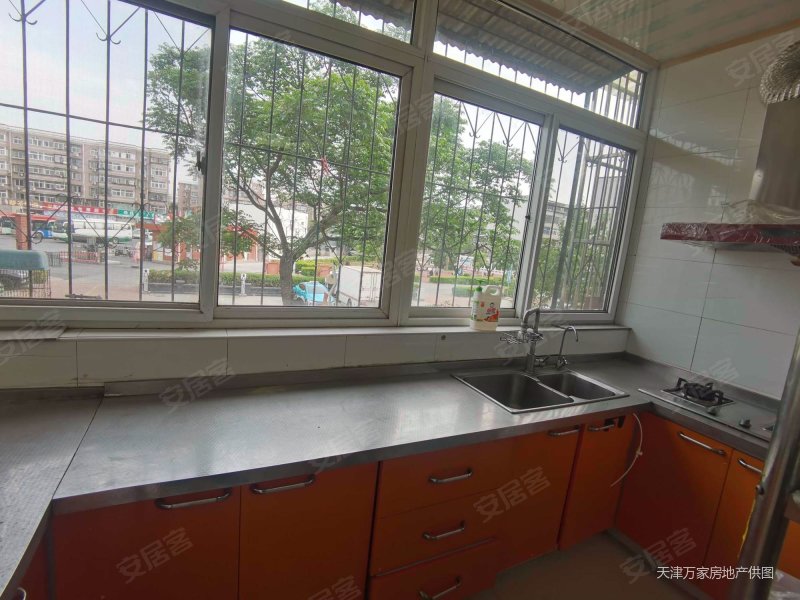 龙居花园二区 商圈成熟 满五 产权清晰 正南朝向 大两居大寺