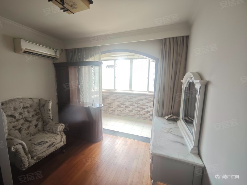 溧阳华府一期,超性价比两房业主 诚意,品质小区,环境好