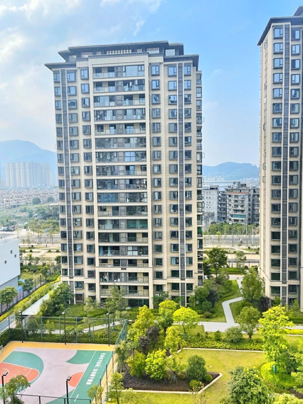 中梁百悦城4室2厅2卫109㎡南北117万