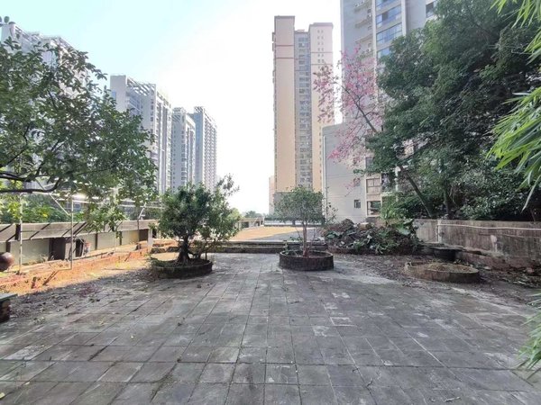 南宁西乡塘相思湖新区西建水岸华府西建水岸华府 带500平大露台 相思