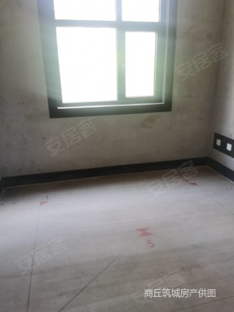 建业城上院3室2厅2卫134㎡南北83万