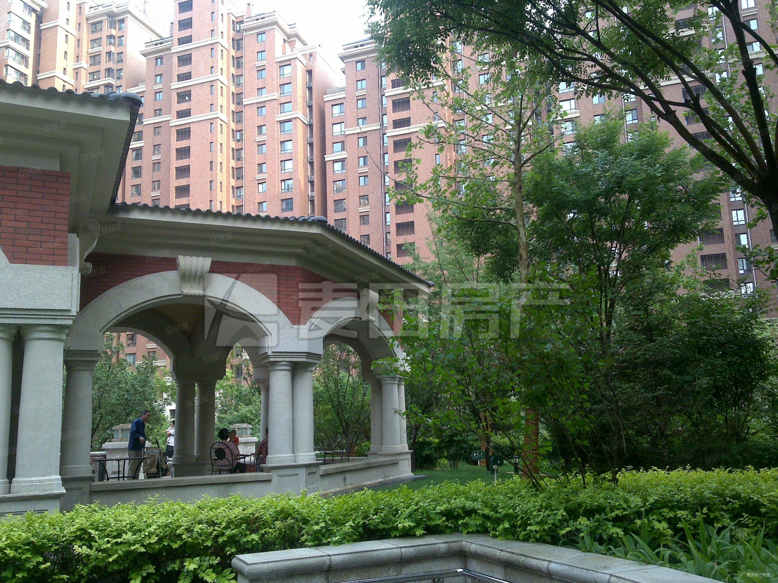 达官营红山世家大院 南北通透大四居,金装修保养好,预约看房,西堤红山