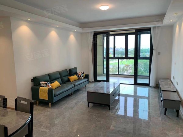 南京高淳高淳区龙华生活广场宝龙世家精装五楼100平三房两厅两卫1900