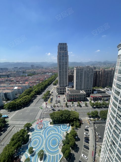 华都大厦中高楼层 57平朝南,一室一厅带大阳台,73.8万